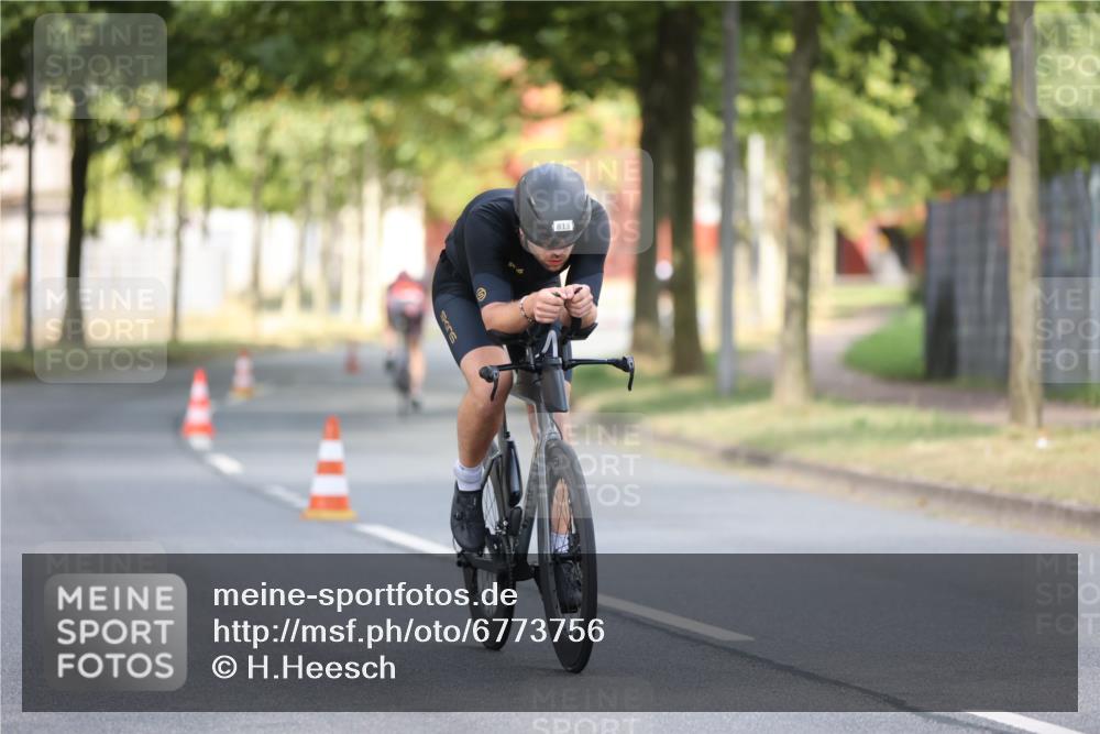 11.08.2024 - GEWOBA Citytriathlon Bremen H.Heesch http://msf.ph/oto/6773756 11.08.2024 11:40:51 Radfahren 771 meine-sportfotos.de