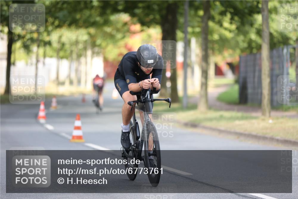 11.08.2024 - GEWOBA Citytriathlon Bremen H.Heesch http://msf.ph/oto/6773761 11.08.2024 11:40:51 Radfahren 771 meine-sportfotos.de