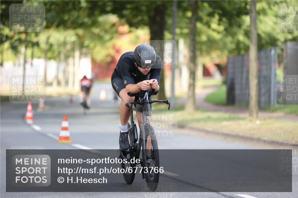 11.08.2024 - GEWOBA Citytriathlon Bremen H.Heesch http://msf.ph/oto/6773766 11.08.2024 11:40:51 Radfahren 771 meine-sportfotos.de