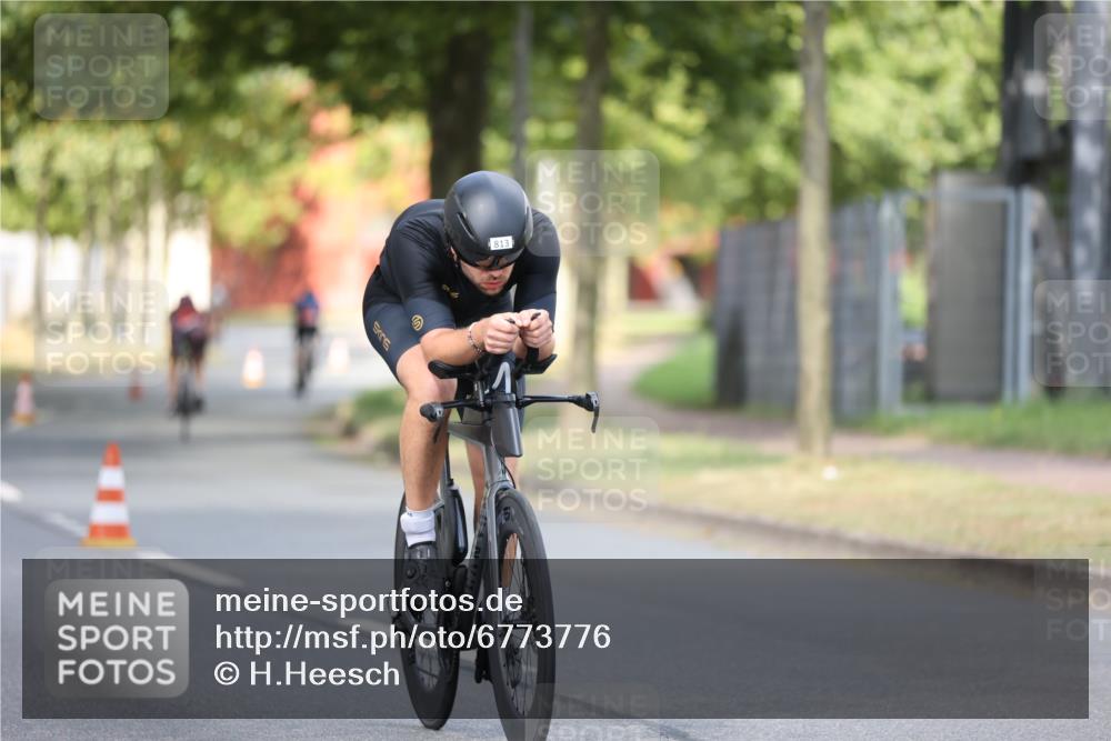 11.08.2024 - GEWOBA Citytriathlon Bremen H.Heesch http://msf.ph/oto/6773776 11.08.2024 11:40:51 Radfahren 771 meine-sportfotos.de