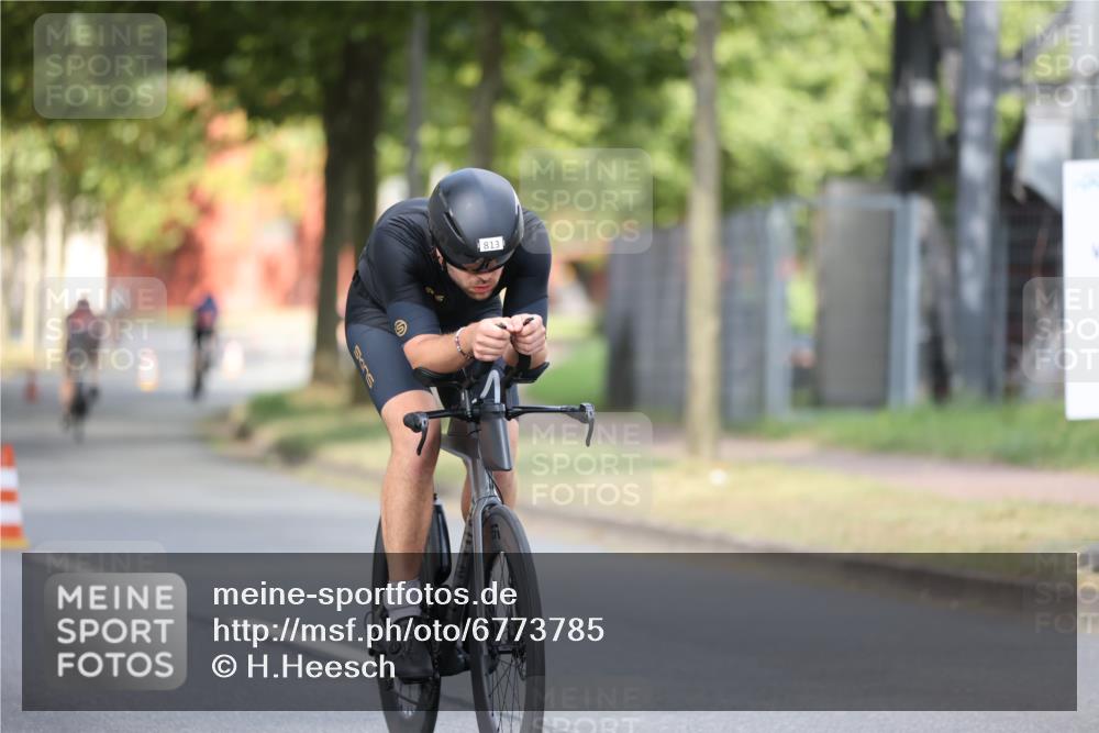 11.08.2024 - GEWOBA Citytriathlon Bremen H.Heesch http://msf.ph/oto/6773785 11.08.2024 11:40:52 Radfahren 771, 995 meine-sportfotos.de