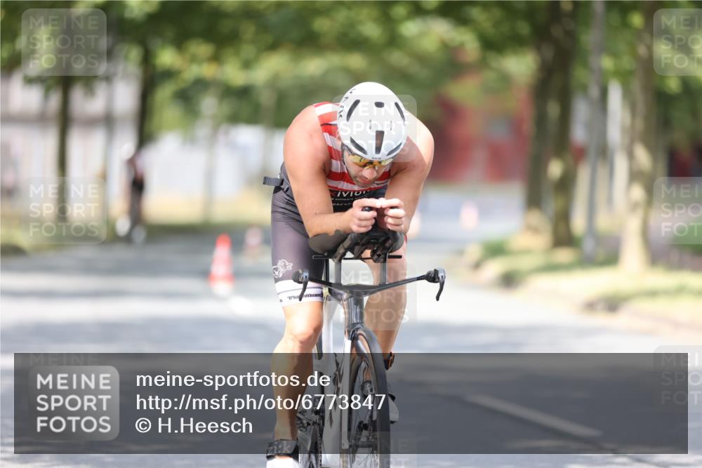11.08.2024 - GEWOBA Citytriathlon Bremen H.Heesch http://msf.ph/oto/6773847 11.08.2024 11:41:25 Radfahren 835, 896, 902 meine-sportfotos.de