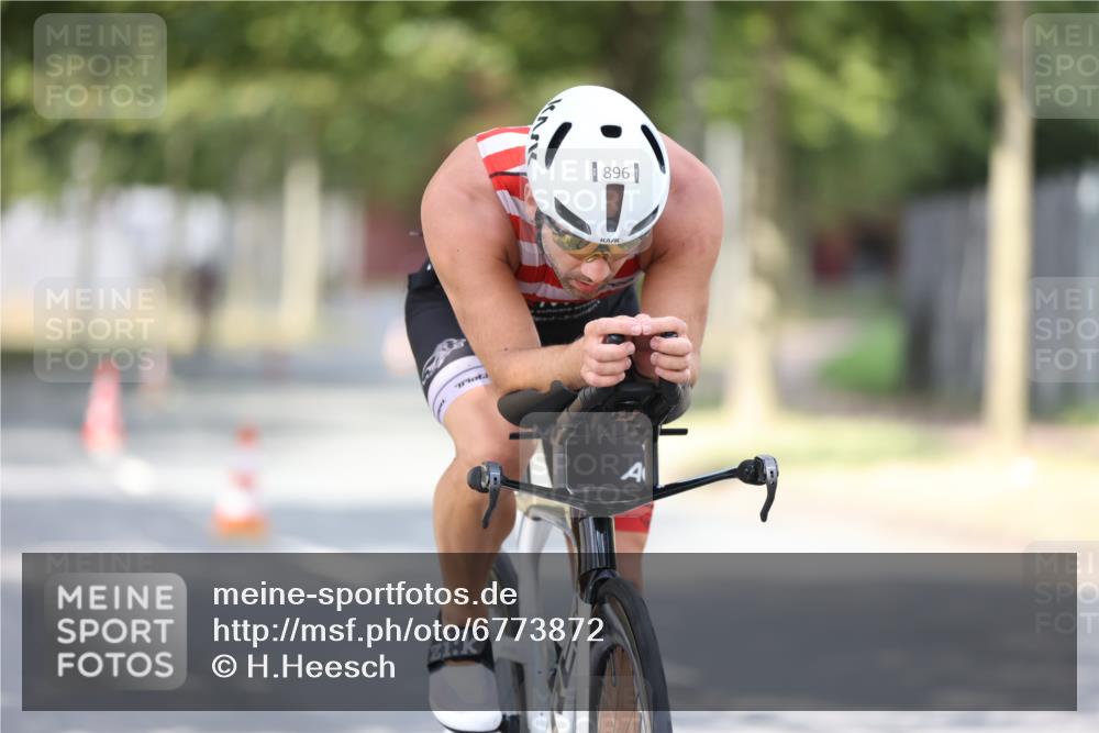 11.08.2024 - GEWOBA Citytriathlon Bremen H.Heesch http://msf.ph/oto/6773872 11.08.2024 11:41:25 Radfahren 835, 896, 902 meine-sportfotos.de