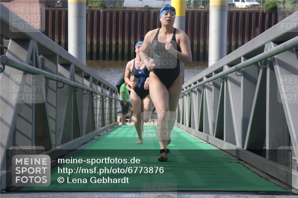 11.08.2024 - GEWOBA Citytriathlon Bremen Lena Gebhardt http://msf.ph/oto/6773876 11.08.2024 10:09:46 Schwimmen 4, 9, 11, 16, 27, 31, 42, 48, 78, 99, 109 meine-sportfotos.de