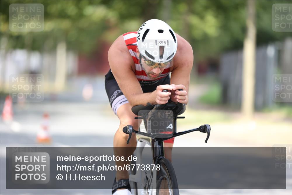 11.08.2024 - GEWOBA Citytriathlon Bremen H.Heesch http://msf.ph/oto/6773878 11.08.2024 11:41:25 Radfahren 835, 896, 902 meine-sportfotos.de