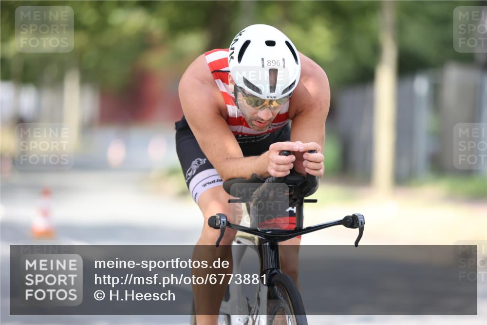 11.08.2024 - GEWOBA Citytriathlon Bremen H.Heesch http://msf.ph/oto/6773881 11.08.2024 11:41:25 Radfahren 835, 896, 902 meine-sportfotos.de