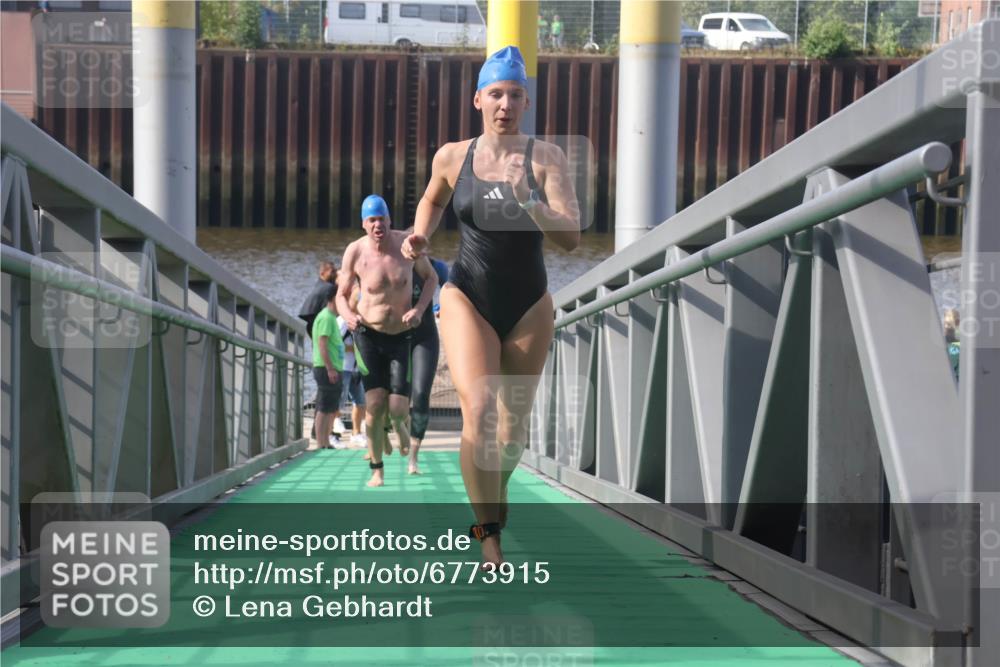 11.08.2024 - GEWOBA Citytriathlon Bremen Lena Gebhardt http://msf.ph/oto/6773915 11.08.2024 10:09:50 Schwimmen 4, 9, 11, 16, 27, 31, 78, 83, 99, 109 meine-sportfotos.de