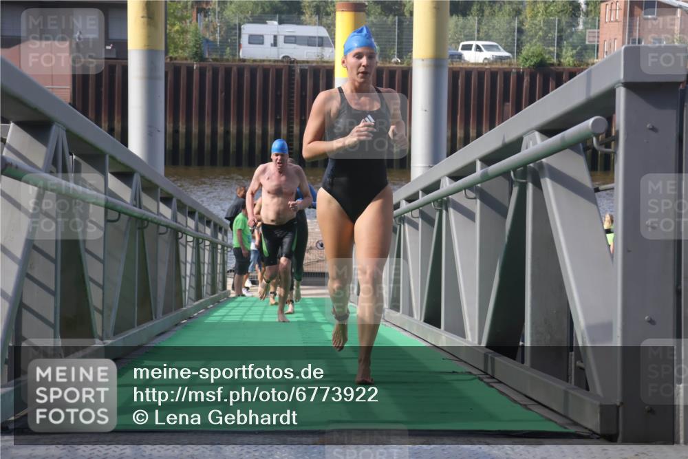 11.08.2024 - GEWOBA Citytriathlon Bremen Lena Gebhardt http://msf.ph/oto/6773922 11.08.2024 10:09:50 Schwimmen 4, 9, 11, 16, 27, 31, 78, 83, 99, 109 meine-sportfotos.de