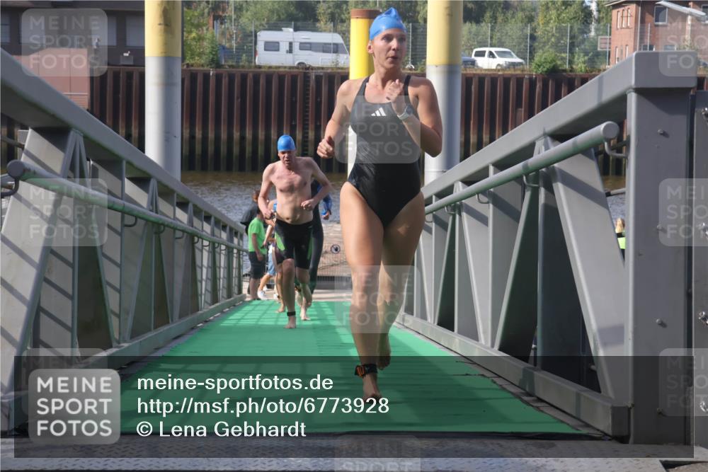 11.08.2024 - GEWOBA Citytriathlon Bremen Lena Gebhardt http://msf.ph/oto/6773928 11.08.2024 10:09:50 Schwimmen 4, 9, 11, 16, 27, 31, 78, 83, 99, 109 meine-sportfotos.de