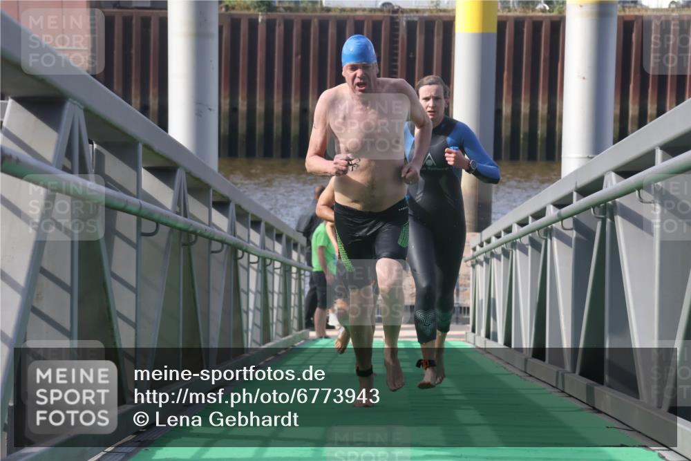 11.08.2024 - GEWOBA Citytriathlon Bremen Lena Gebhardt http://msf.ph/oto/6773943 11.08.2024 10:09:52 Schwimmen 4, 9, 11, 16, 27, 31, 55, 64, 83, 99, 109 meine-sportfotos.de