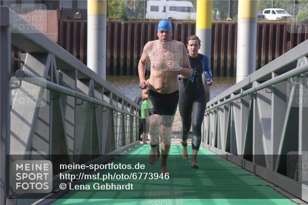 11.08.2024 - GEWOBA Citytriathlon Bremen Lena Gebhardt http://msf.ph/oto/6773946 11.08.2024 10:09:52 Schwimmen 4, 9, 11, 16, 27, 31, 55, 64, 83, 99, 109 meine-sportfotos.de