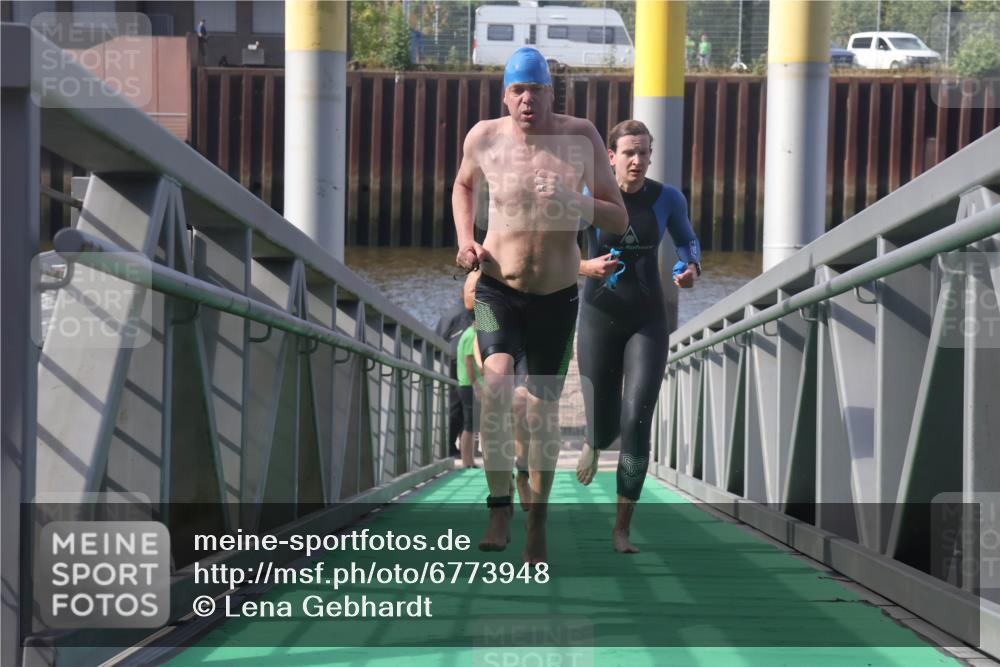 11.08.2024 - GEWOBA Citytriathlon Bremen Lena Gebhardt http://msf.ph/oto/6773948 11.08.2024 10:09:52 Schwimmen 4, 9, 11, 16, 27, 31, 55, 64, 83, 99, 109 meine-sportfotos.de