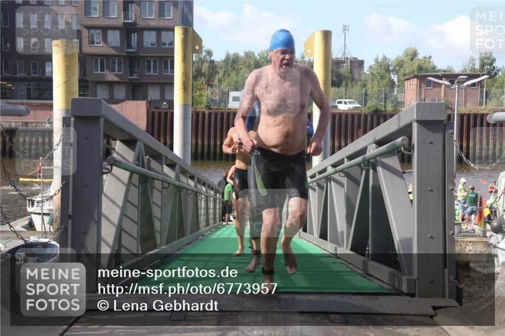 11.08.2024 - GEWOBA Citytriathlon Bremen Lena Gebhardt http://msf.ph/oto/6773957 11.08.2024 10:09:54 Schwimmen 4, 11, 16, 31, 55, 64, 83, 99, 109 meine-sportfotos.de