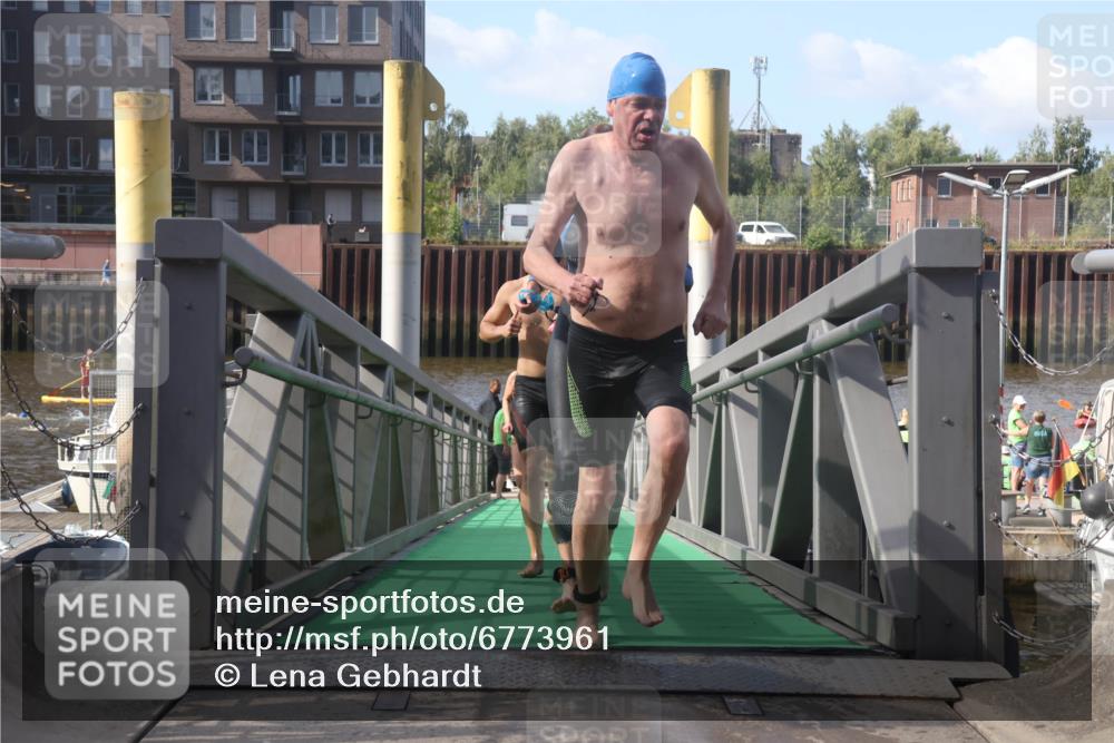 11.08.2024 - GEWOBA Citytriathlon Bremen Lena Gebhardt http://msf.ph/oto/6773961 11.08.2024 10:09:54 Schwimmen 4, 11, 16, 31, 55, 64, 83, 99, 109 meine-sportfotos.de