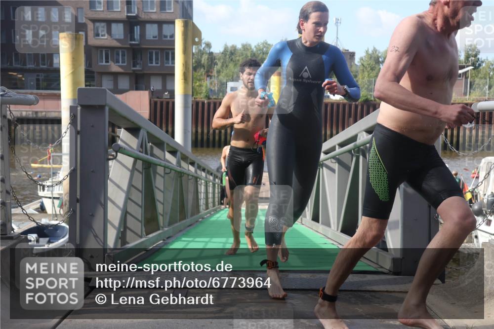 11.08.2024 - GEWOBA Citytriathlon Bremen Lena Gebhardt http://msf.ph/oto/6773964 11.08.2024 10:09:55 Schwimmen 4, 11, 16, 31, 55, 64, 83, 99, 109 meine-sportfotos.de