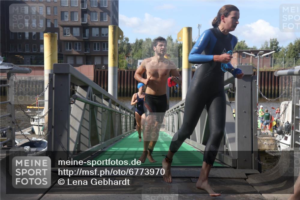 11.08.2024 - GEWOBA Citytriathlon Bremen Lena Gebhardt http://msf.ph/oto/6773970 11.08.2024 10:09:55 Schwimmen 4, 11, 16, 31, 55, 64, 83, 99, 109 meine-sportfotos.de