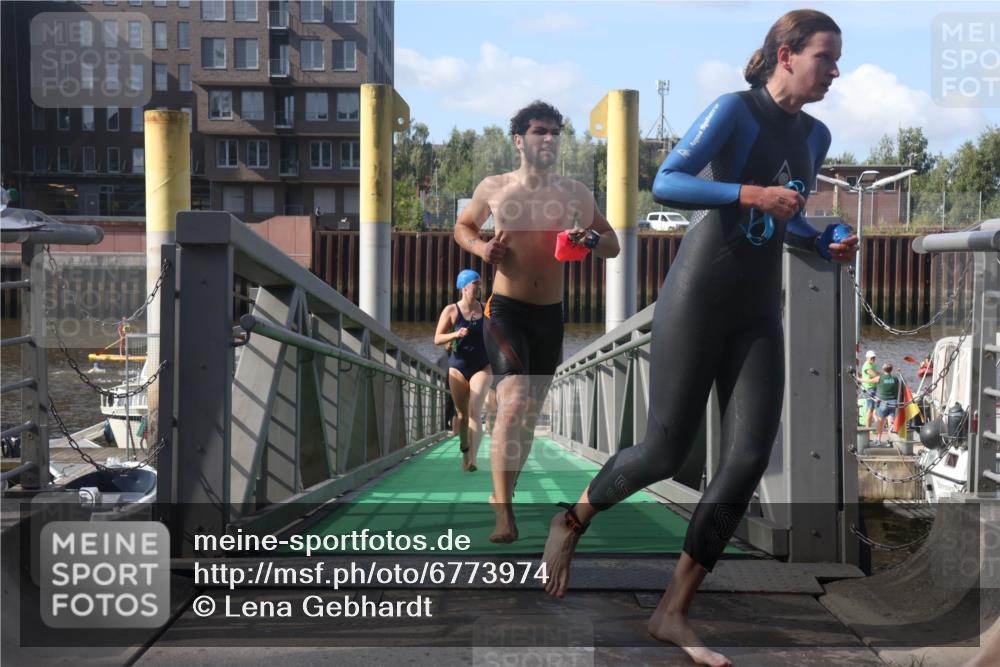 11.08.2024 - GEWOBA Citytriathlon Bremen Lena Gebhardt http://msf.ph/oto/6773974 11.08.2024 10:09:55 Schwimmen 4, 11, 16, 31, 55, 64, 83, 99, 109 meine-sportfotos.de