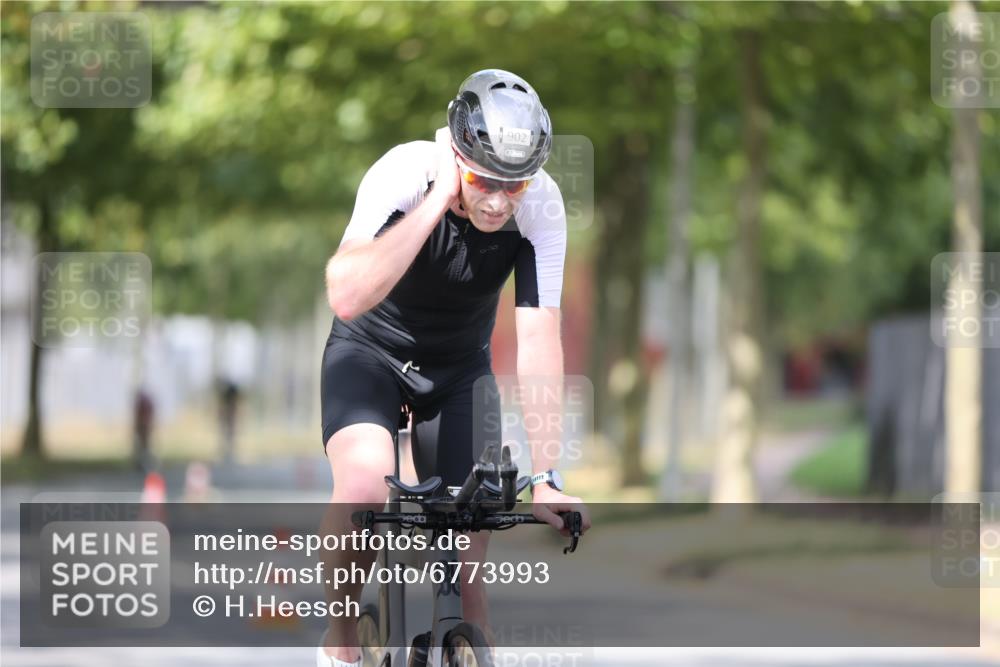11.08.2024 - GEWOBA Citytriathlon Bremen H.Heesch http://msf.ph/oto/6773993 11.08.2024 11:41:31 Radfahren 786, 835, 896, 902, 1020 meine-sportfotos.de