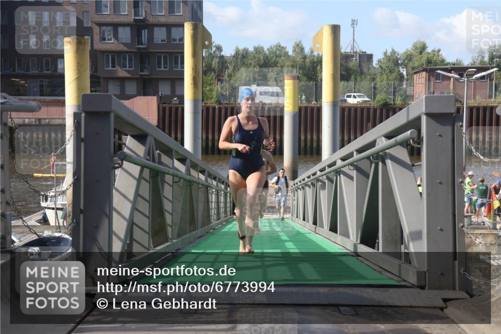 11.08.2024 - GEWOBA Citytriathlon Bremen Lena Gebhardt http://msf.ph/oto/6773994 11.08.2024 10:09:57 Schwimmen 11, 16, 31, 55, 64, 83, 102, 109 meine-sportfotos.de