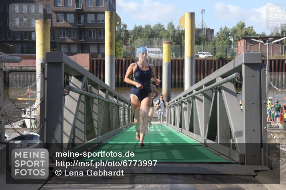 11.08.2024 - GEWOBA Citytriathlon Bremen Lena Gebhardt http://msf.ph/oto/6773997 11.08.2024 10:09:57 Schwimmen 11, 16, 31, 55, 64, 83, 102, 109 meine-sportfotos.de