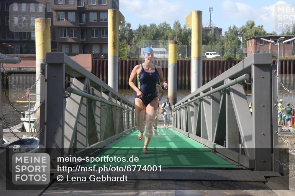 11.08.2024 - GEWOBA Citytriathlon Bremen Lena Gebhardt http://msf.ph/oto/6774001 11.08.2024 10:09:57 Schwimmen 11, 16, 31, 55, 64, 83, 102, 109 meine-sportfotos.de