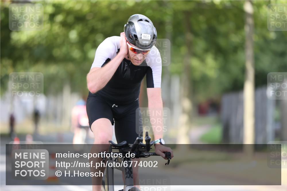 11.08.2024 - GEWOBA Citytriathlon Bremen H.Heesch http://msf.ph/oto/6774002 11.08.2024 11:41:31 Radfahren 786, 835, 896, 902, 1020 meine-sportfotos.de