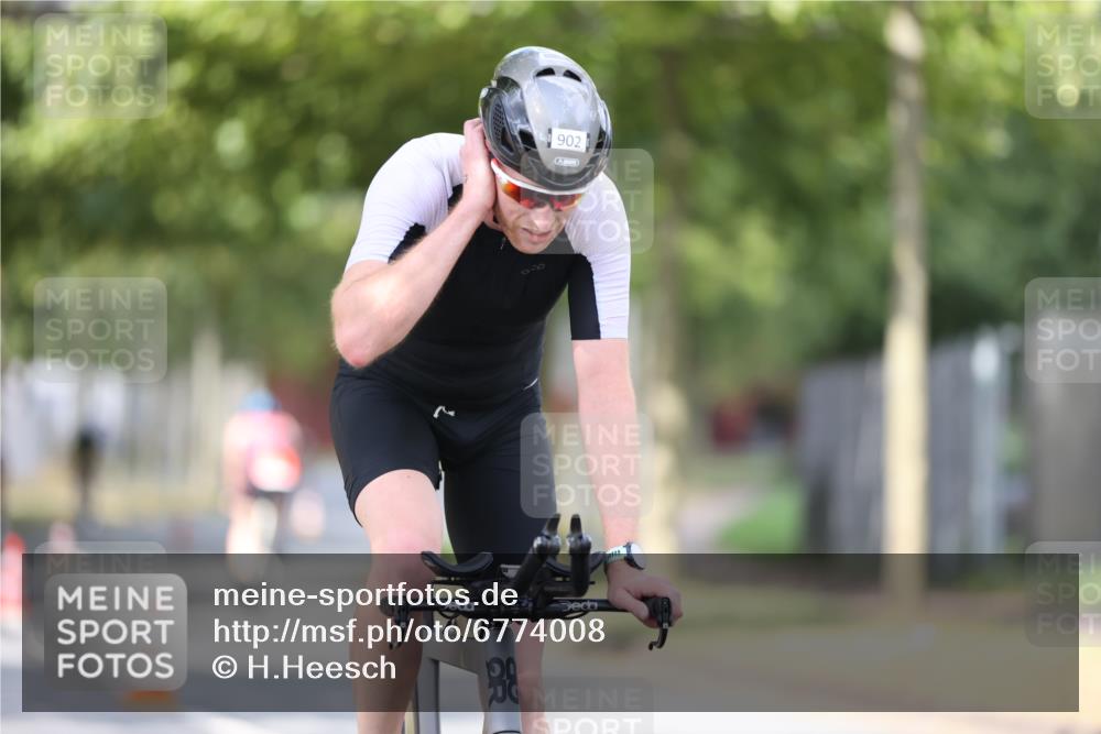 11.08.2024 - GEWOBA Citytriathlon Bremen H.Heesch http://msf.ph/oto/6774008 11.08.2024 11:41:31 Radfahren 786, 835, 896, 902, 1020 meine-sportfotos.de