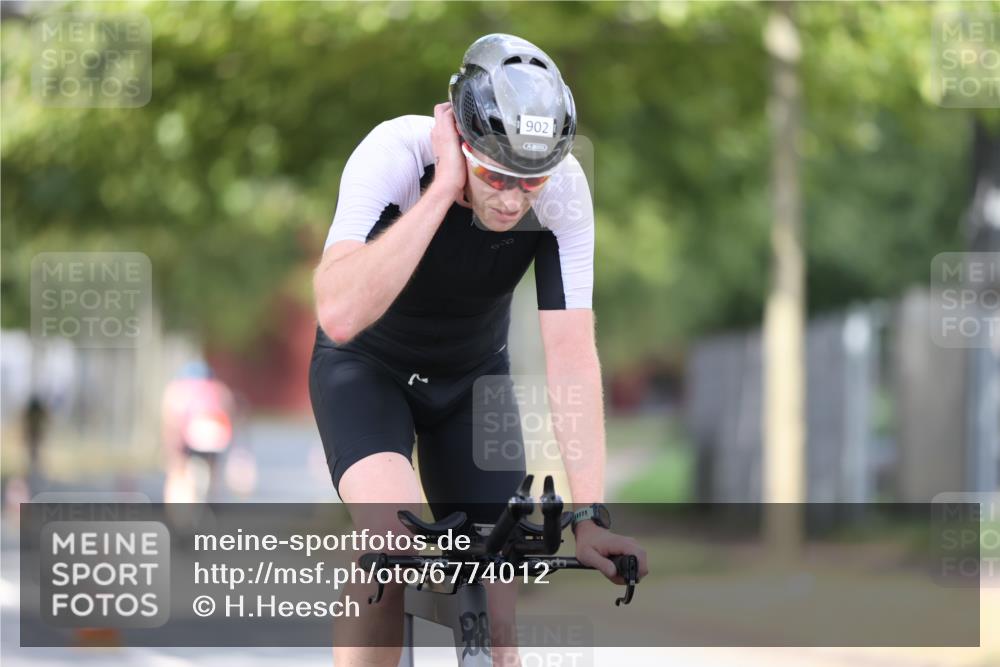 11.08.2024 - GEWOBA Citytriathlon Bremen H.Heesch http://msf.ph/oto/6774012 11.08.2024 11:41:31 Radfahren 786, 835, 896, 902, 1020 meine-sportfotos.de