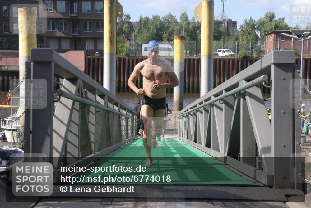 11.08.2024 - GEWOBA Citytriathlon Bremen Lena Gebhardt http://msf.ph/oto/6774018 11.08.2024 10:09:59 Schwimmen 11, 16, 31, 50, 55, 64, 83, 102, 109 meine-sportfotos.de