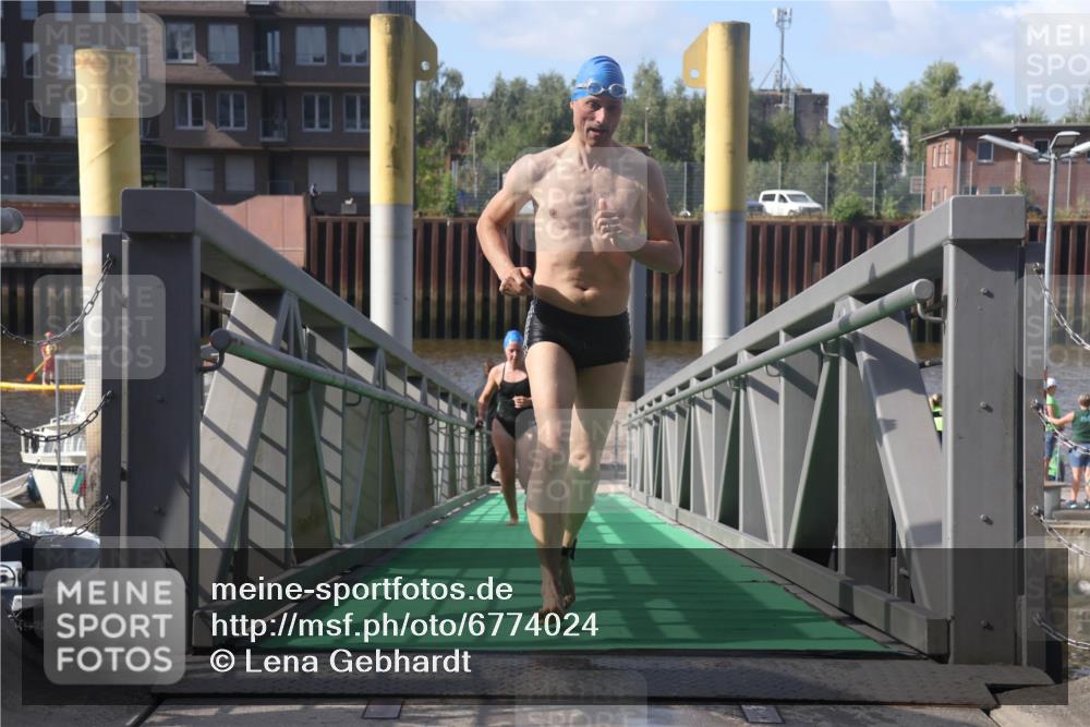 11.08.2024 - GEWOBA Citytriathlon Bremen Lena Gebhardt http://msf.ph/oto/6774024 11.08.2024 10:09:59 Schwimmen 11, 16, 31, 50, 55, 64, 83, 102, 109 meine-sportfotos.de