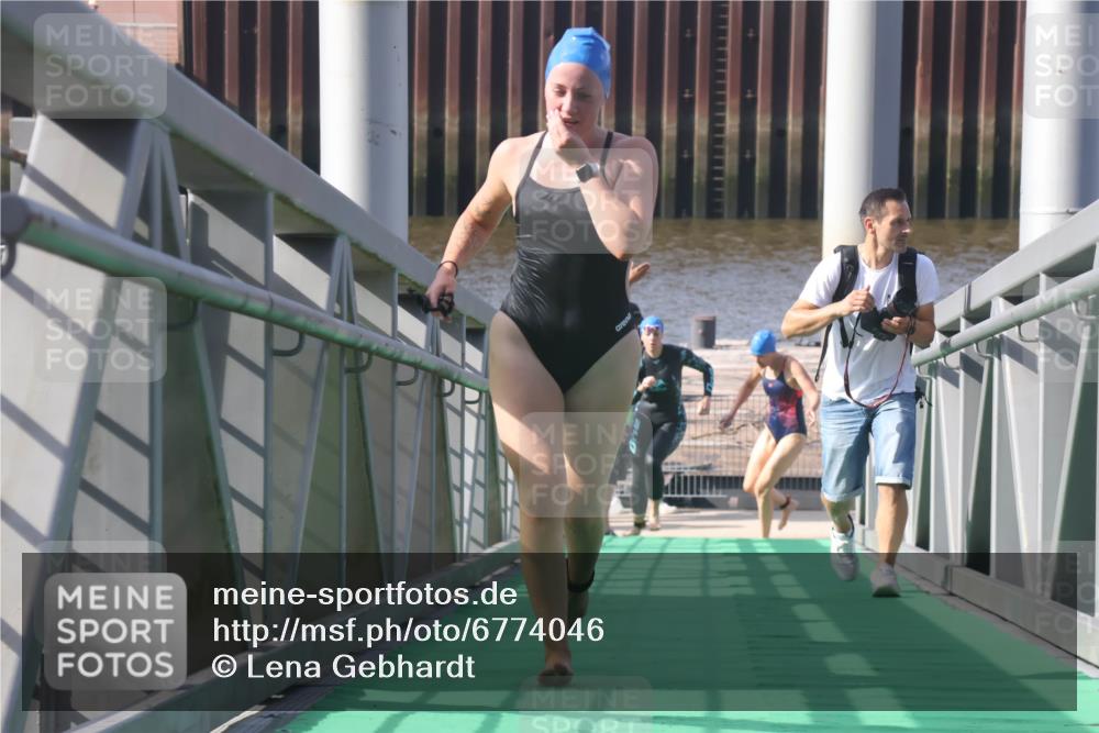 11.08.2024 - GEWOBA Citytriathlon Bremen Lena Gebhardt http://msf.ph/oto/6774046 11.08.2024 10:10:01 Schwimmen 11, 16, 31, 50, 55, 64, 83, 102 meine-sportfotos.de