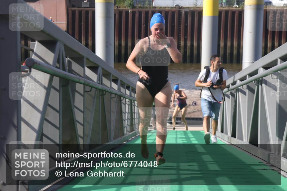 11.08.2024 - GEWOBA Citytriathlon Bremen Lena Gebhardt http://msf.ph/oto/6774048 11.08.2024 10:10:01 Schwimmen 11, 16, 31, 50, 55, 64, 83, 102 meine-sportfotos.de
