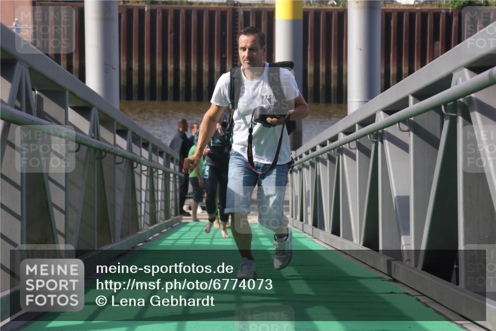 11.08.2024 - GEWOBA Citytriathlon Bremen Lena Gebhardt http://msf.ph/oto/6774073 11.08.2024 10:10:04 Schwimmen 16, 31, 50, 55, 64, 83, 102 meine-sportfotos.de