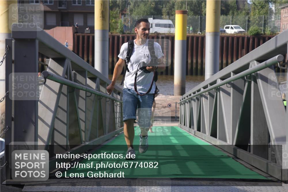 11.08.2024 - GEWOBA Citytriathlon Bremen Lena Gebhardt http://msf.ph/oto/6774082 11.08.2024 10:10:05 Schwimmen 16, 31, 50, 55, 64, 83, 102 meine-sportfotos.de