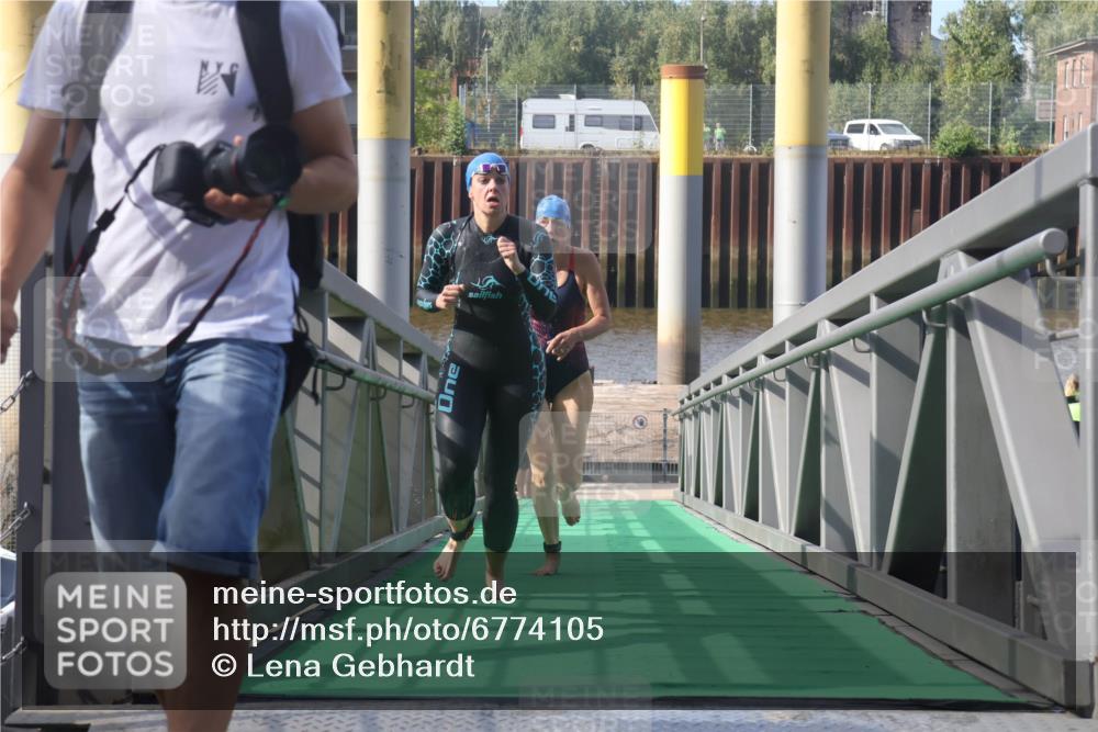 11.08.2024 - GEWOBA Citytriathlon Bremen Lena Gebhardt http://msf.ph/oto/6774105 11.08.2024 10:10:07 Schwimmen 16, 31, 50, 55, 64, 83, 102 meine-sportfotos.de