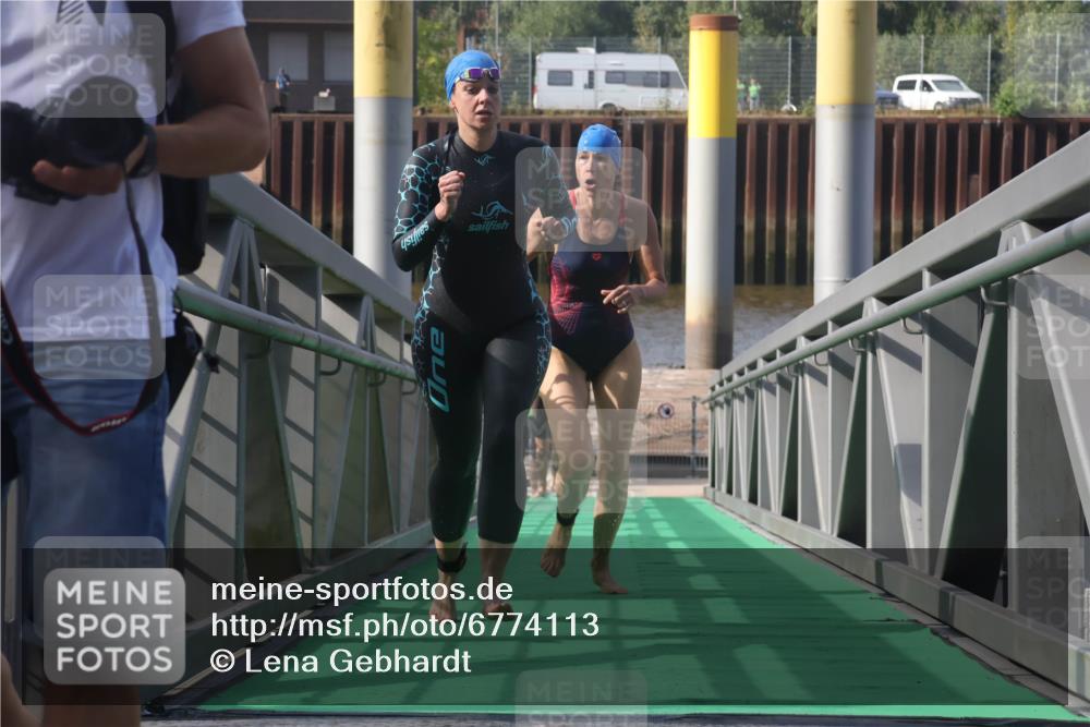 11.08.2024 - GEWOBA Citytriathlon Bremen Lena Gebhardt http://msf.ph/oto/6774113 11.08.2024 10:10:08 Schwimmen 16, 31, 50, 55, 64, 83, 102 meine-sportfotos.de