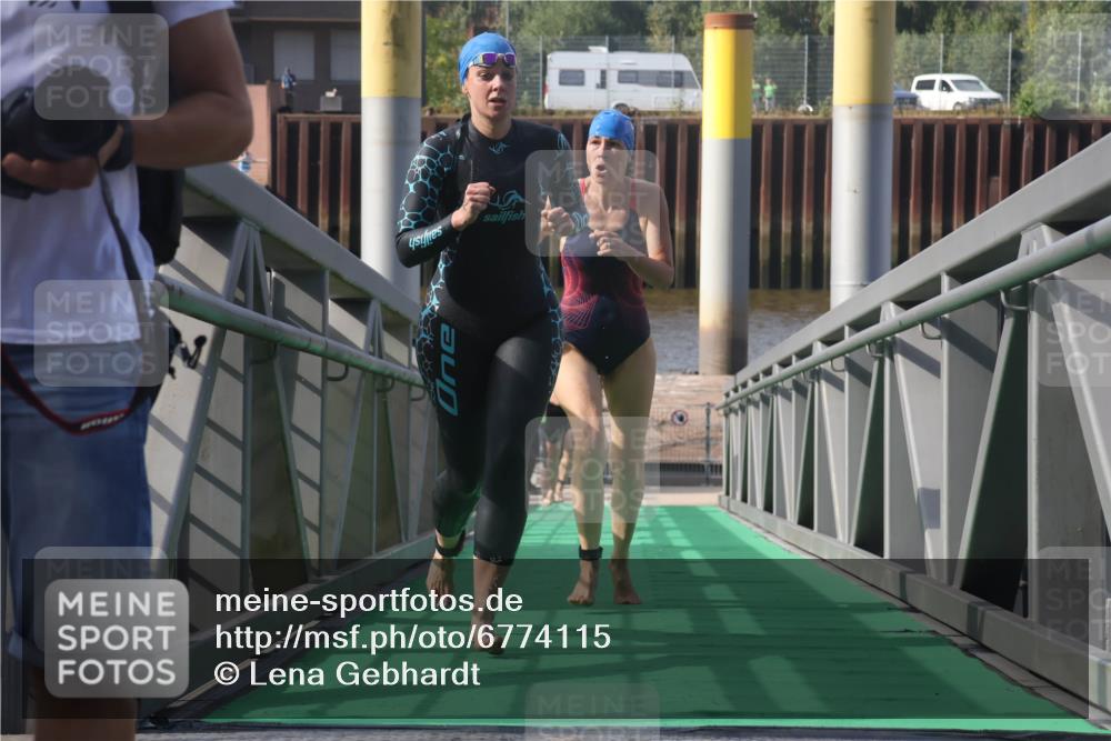 11.08.2024 - GEWOBA Citytriathlon Bremen Lena Gebhardt http://msf.ph/oto/6774115 11.08.2024 10:10:08 Schwimmen 16, 31, 50, 55, 64, 83, 102 meine-sportfotos.de