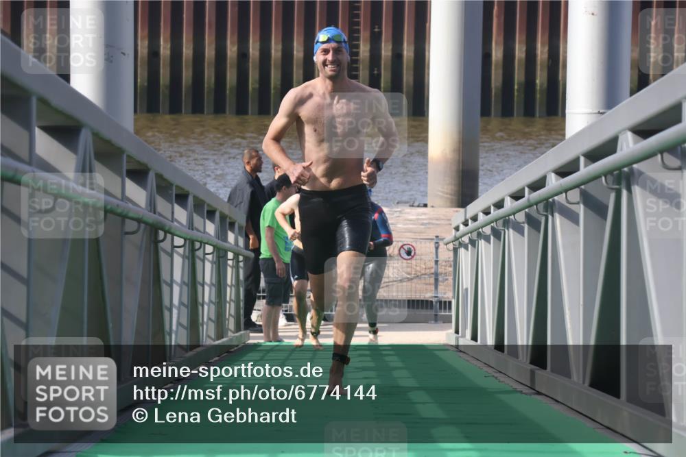 11.08.2024 - GEWOBA Citytriathlon Bremen Lena Gebhardt http://msf.ph/oto/6774144 11.08.2024 10:10:11 Schwimmen 29, 50, 55, 64, 83, 102 meine-sportfotos.de