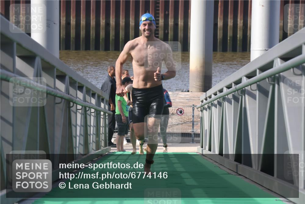 11.08.2024 - GEWOBA Citytriathlon Bremen Lena Gebhardt http://msf.ph/oto/6774146 11.08.2024 10:10:11 Schwimmen 29, 50, 55, 64, 83, 102 meine-sportfotos.de