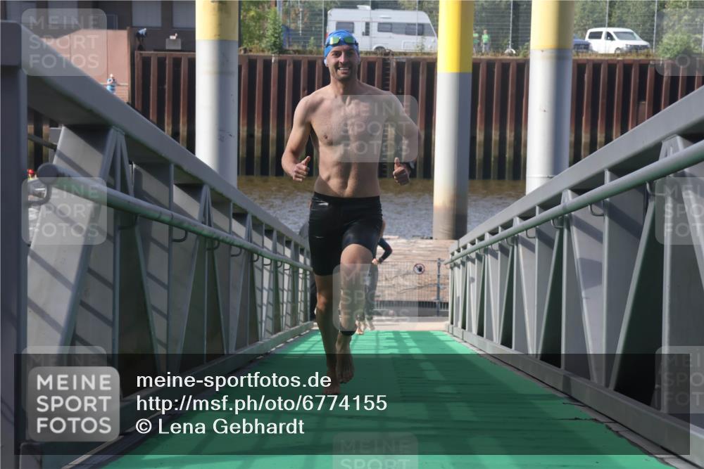 11.08.2024 - GEWOBA Citytriathlon Bremen Lena Gebhardt http://msf.ph/oto/6774155 11.08.2024 10:10:12 Schwimmen 29, 50, 55, 64, 83, 102 meine-sportfotos.de