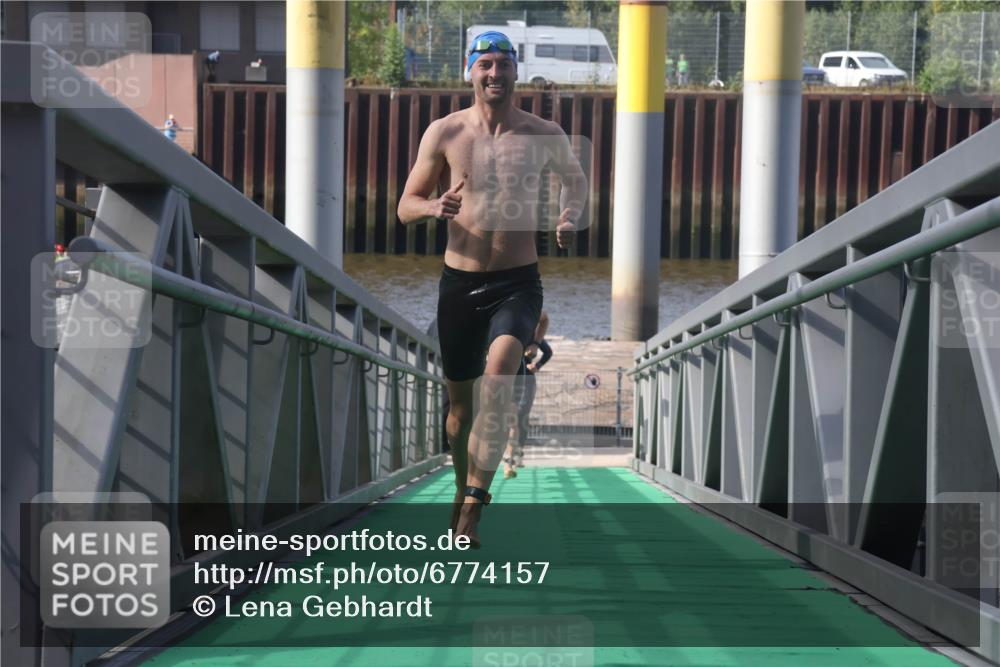 11.08.2024 - GEWOBA Citytriathlon Bremen Lena Gebhardt http://msf.ph/oto/6774157 11.08.2024 10:10:12 Schwimmen 29, 50, 55, 64, 83, 102 meine-sportfotos.de