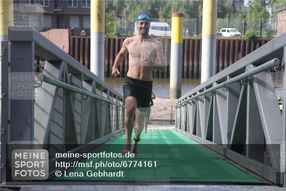 11.08.2024 - GEWOBA Citytriathlon Bremen Lena Gebhardt http://msf.ph/oto/6774161 11.08.2024 10:10:12 Schwimmen 29, 50, 55, 64, 83, 102 meine-sportfotos.de