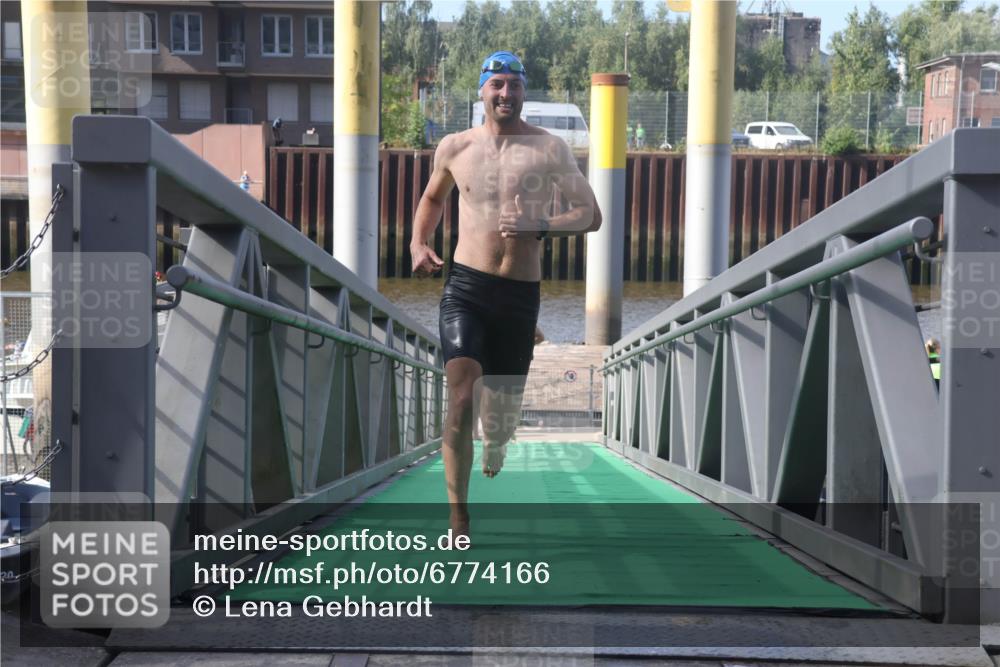 11.08.2024 - GEWOBA Citytriathlon Bremen Lena Gebhardt http://msf.ph/oto/6774166 11.08.2024 10:10:12 Schwimmen 29, 50, 55, 64, 83, 102 meine-sportfotos.de