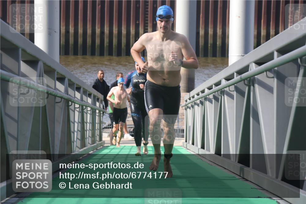 11.08.2024 - GEWOBA Citytriathlon Bremen Lena Gebhardt http://msf.ph/oto/6774177 11.08.2024 10:10:15 Schwimmen 22, 29, 50, 55, 64, 83, 102 meine-sportfotos.de