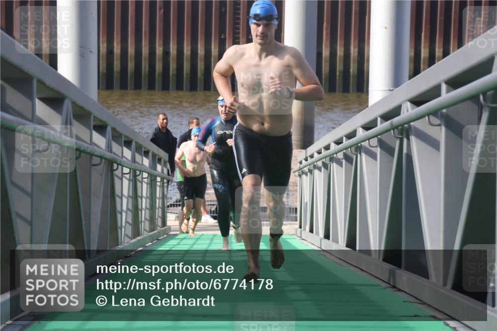11.08.2024 - GEWOBA Citytriathlon Bremen Lena Gebhardt http://msf.ph/oto/6774178 11.08.2024 10:10:15 Schwimmen 22, 29, 50, 55, 64, 83, 102 meine-sportfotos.de