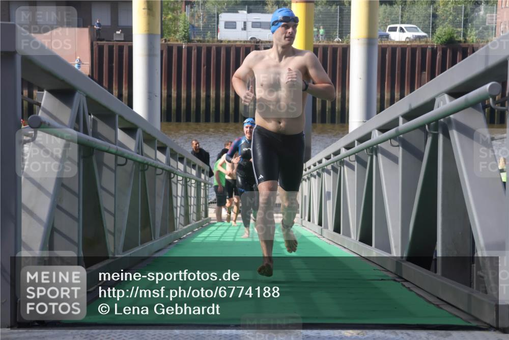 11.08.2024 - GEWOBA Citytriathlon Bremen Lena Gebhardt http://msf.ph/oto/6774188 11.08.2024 10:10:16 Schwimmen 22, 29, 50, 55, 64, 102 meine-sportfotos.de