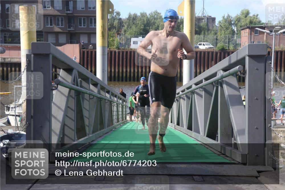 11.08.2024 - GEWOBA Citytriathlon Bremen Lena Gebhardt http://msf.ph/oto/6774203 11.08.2024 10:10:16 Schwimmen 22, 29, 50, 55, 64, 102 meine-sportfotos.de