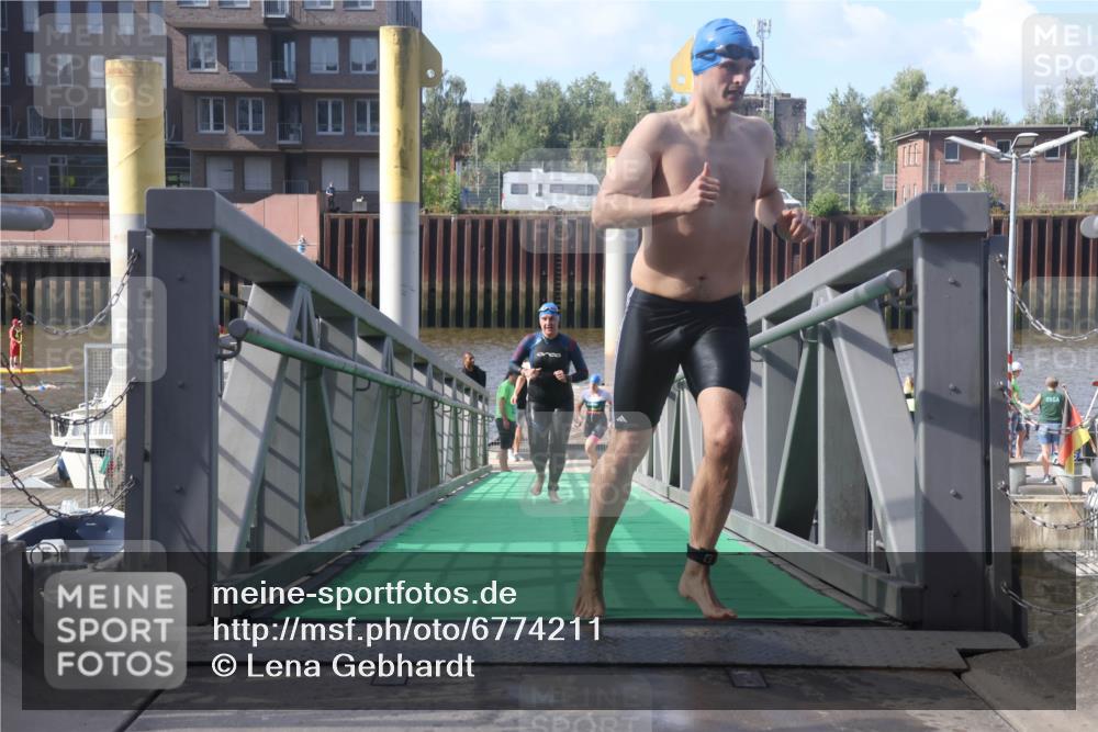 11.08.2024 - GEWOBA Citytriathlon Bremen Lena Gebhardt http://msf.ph/oto/6774211 11.08.2024 10:10:17 Schwimmen 22, 29, 50, 55, 64, 102, 116 meine-sportfotos.de