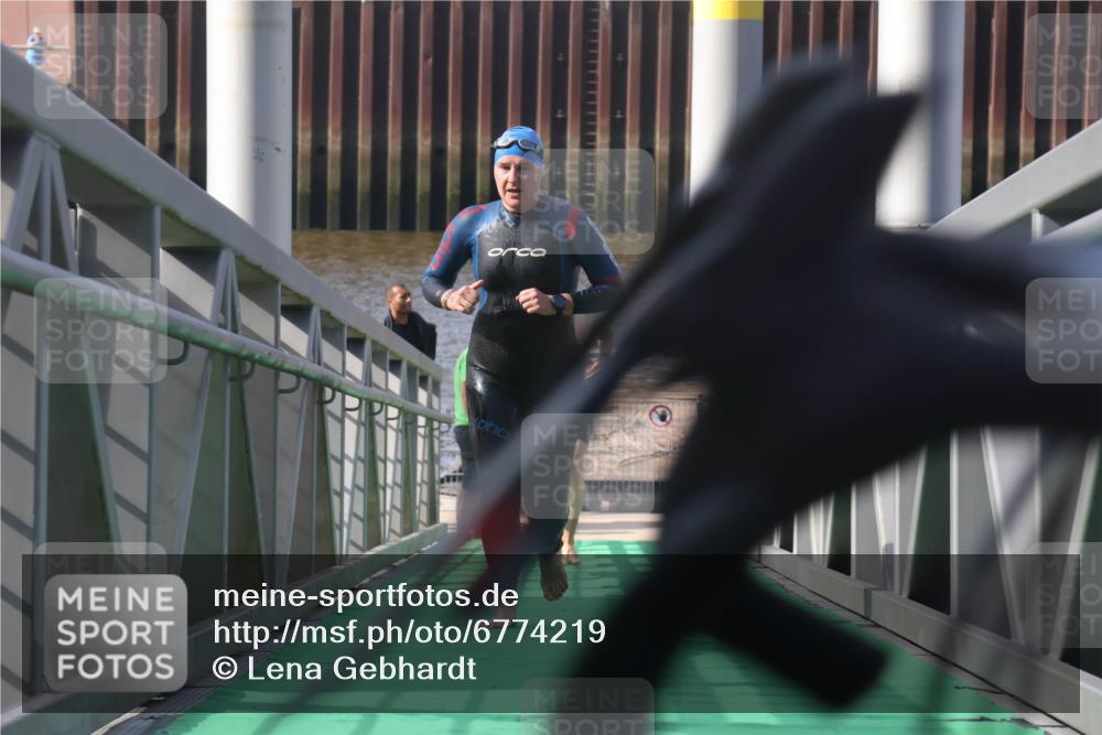 11.08.2024 - GEWOBA Citytriathlon Bremen Lena Gebhardt http://msf.ph/oto/6774219 11.08.2024 10:10:18 Schwimmen 22, 29, 50, 102, 116 meine-sportfotos.de