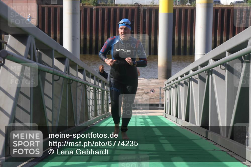 11.08.2024 - GEWOBA Citytriathlon Bremen Lena Gebhardt http://msf.ph/oto/6774235 11.08.2024 10:10:19 Schwimmen 22, 29, 50, 102, 116 meine-sportfotos.de